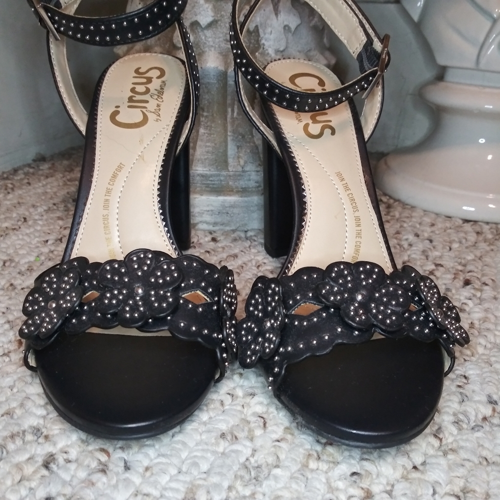 Circus By Sam Edelman Merle Silver Studded Black Floral Faux Leather Heels - Picture 4 of 10